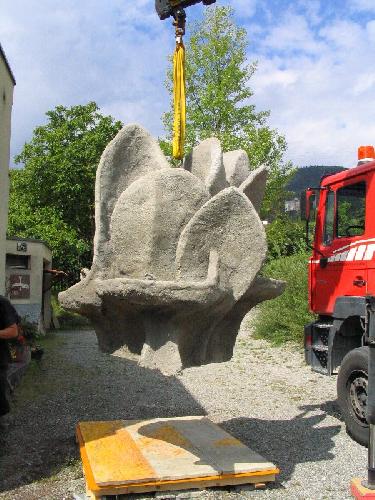 Eine Skulptur geht auf Reisen